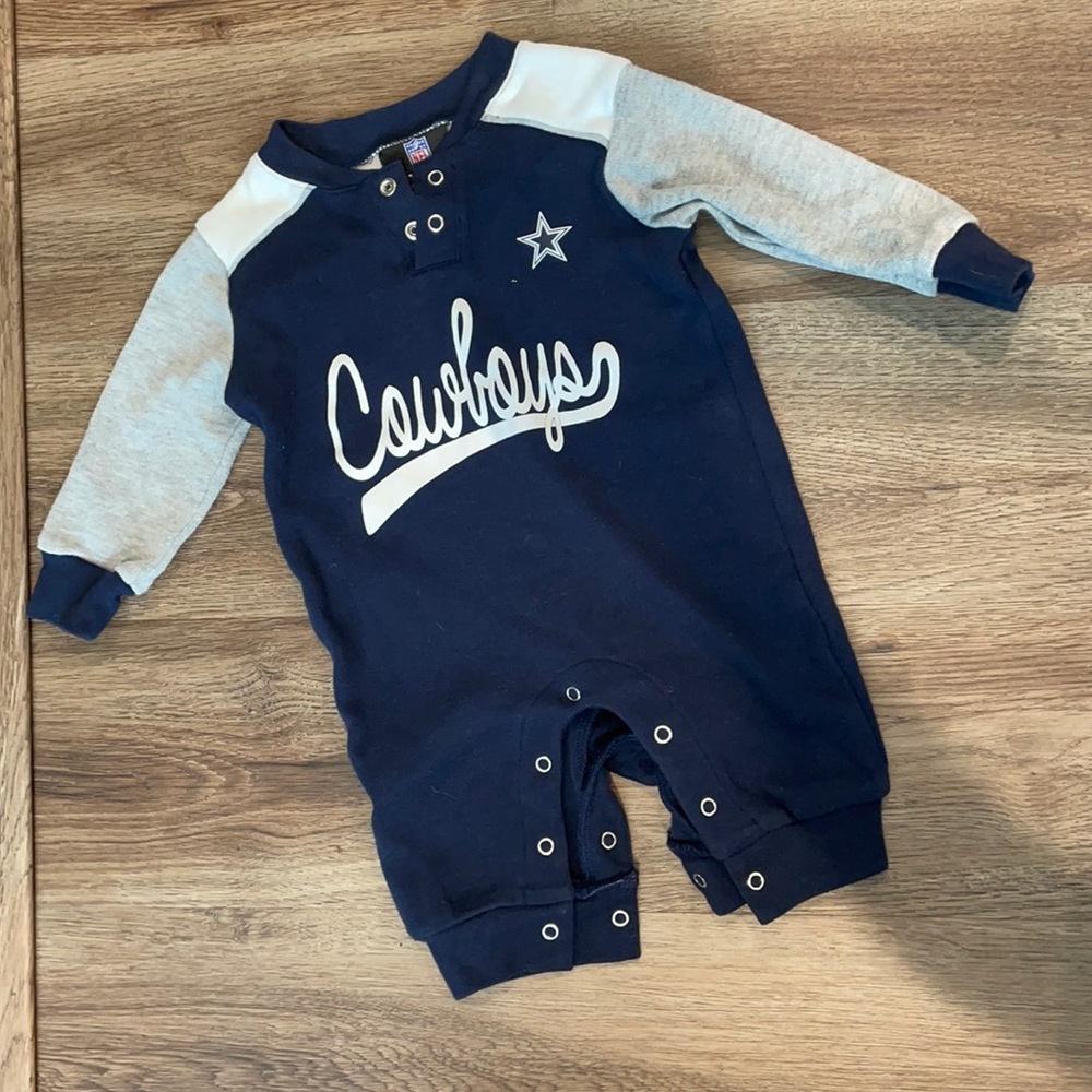 Dallas Cowboys long sleeve outfit